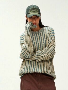 Rukia Striped Cable Knit Womens Sweater in Cream and Blue M